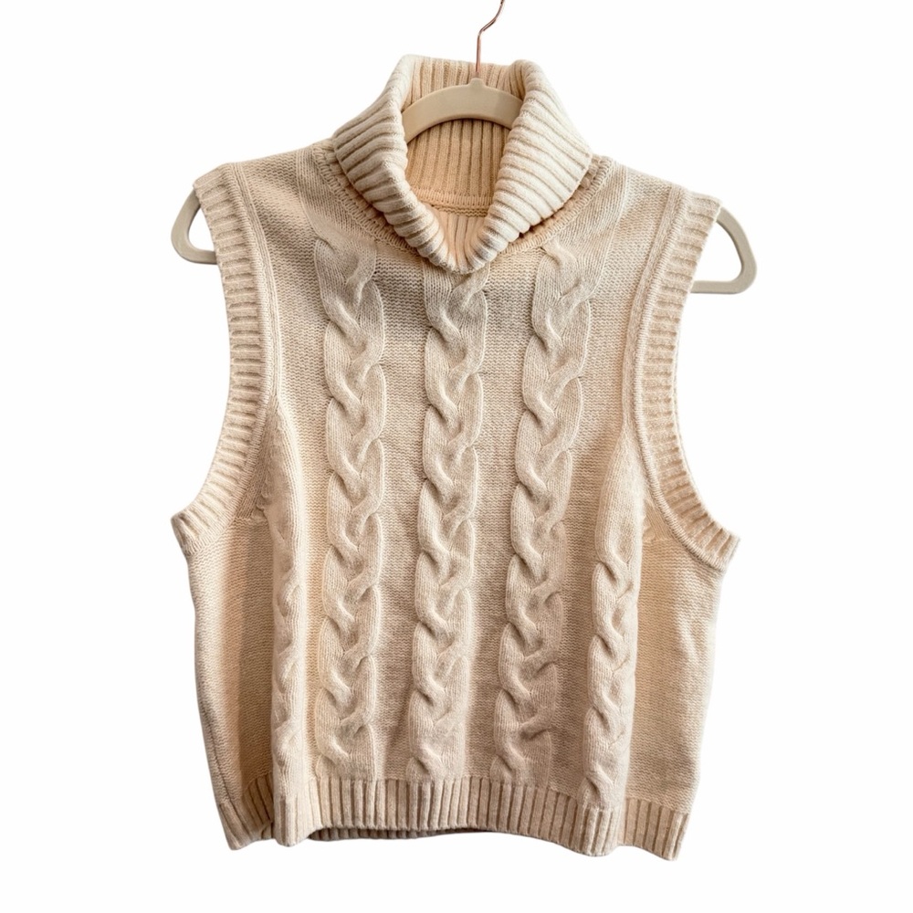 GAP Cream Cable Knit Turtleneck Sweater Vest M Petite Like New
